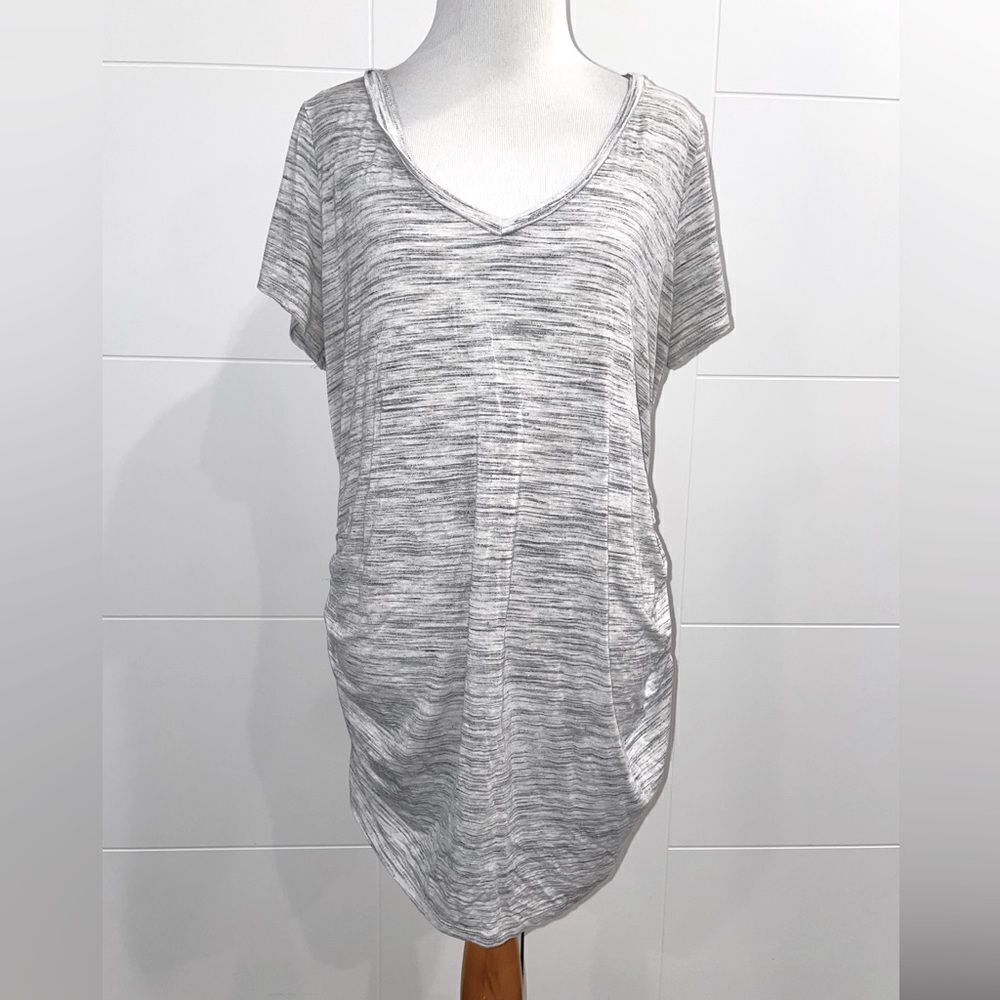 Maternity gray v neck stretch t shirt